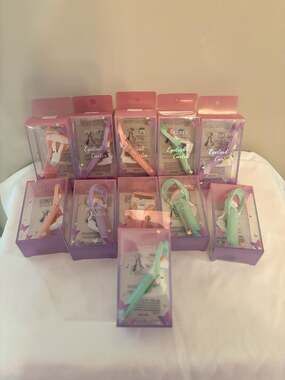 12 PRETTY Eyelash Curler